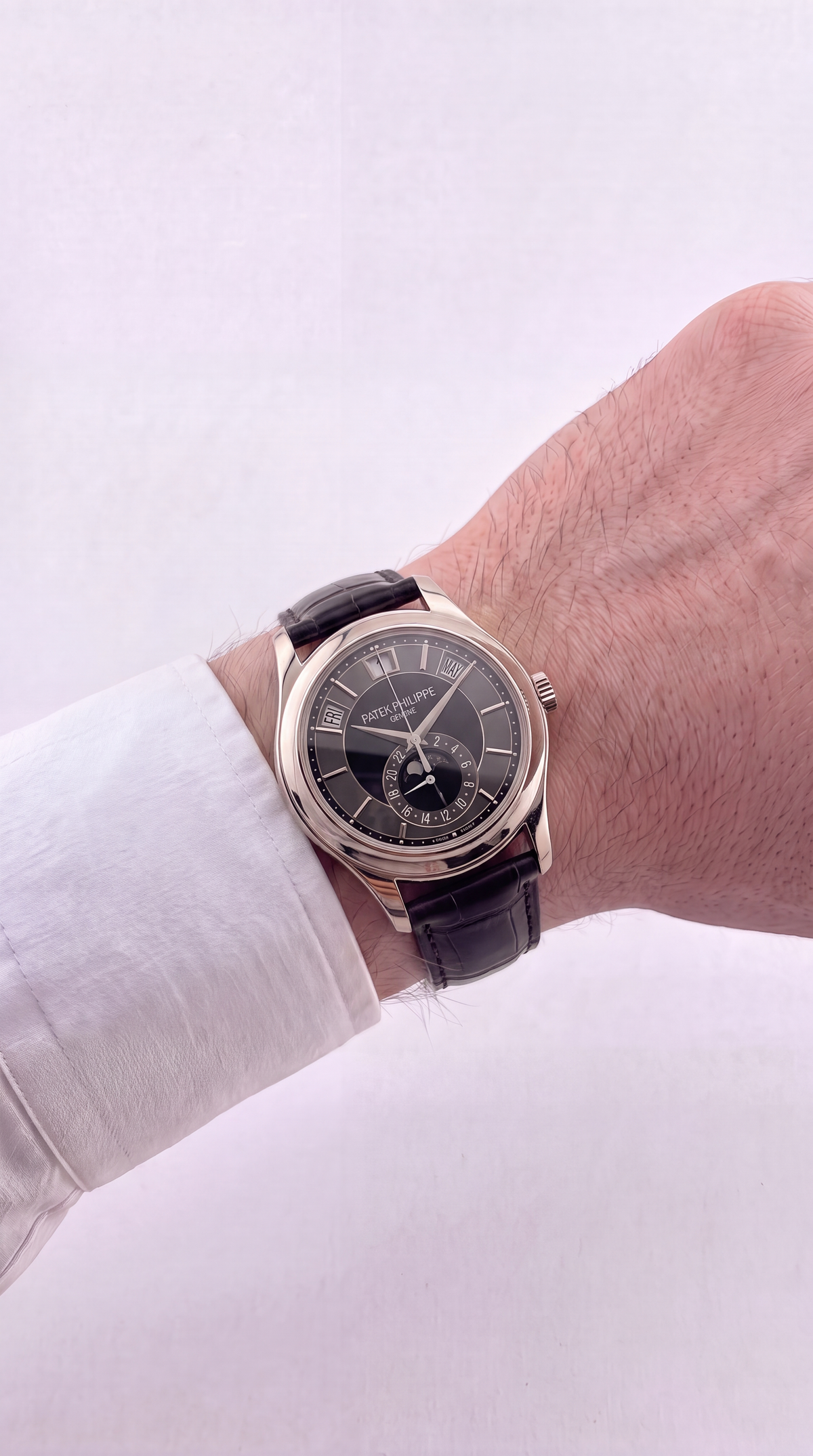 Jaeger-LeCoultre Master Control Date - Wrist Shot